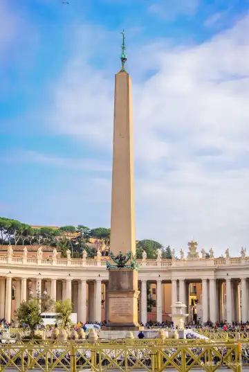 Hotels near St. Peter Square Obelisk