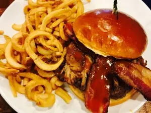 Louie's Tap House