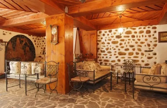 德斯博斯拉夫餐廳酒店