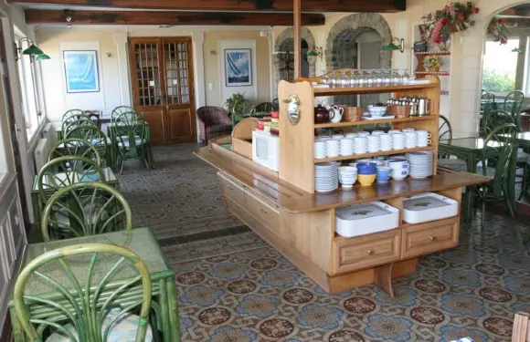 阿爾比恩皇家酒店