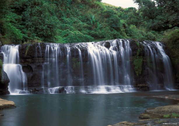 Talo'fo'fo' Falls