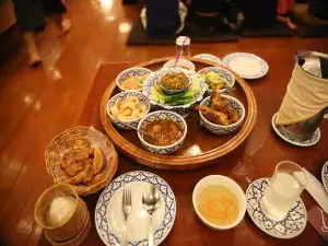 쿰칸똑 민속공연식당