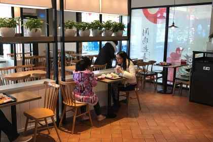 肯德基(遙觀大潤發店)