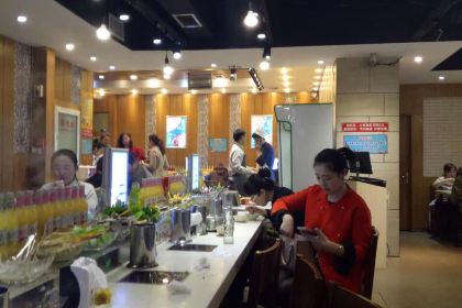 港生一元海鲜旋转火锅(新百店)