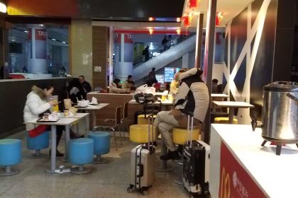 麦当劳(包头火车站餐厅)