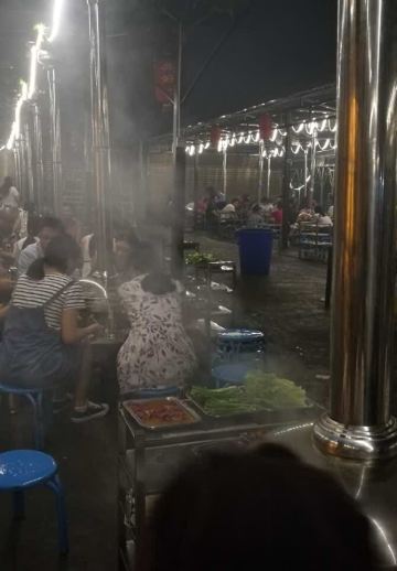 胡四哥特色火盆烧烤(总店)