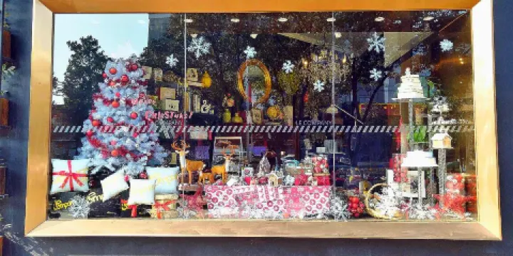 樂伴屋（新華書店店）