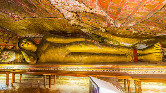 Dambulla Royal Cave Temple and Golden Temple