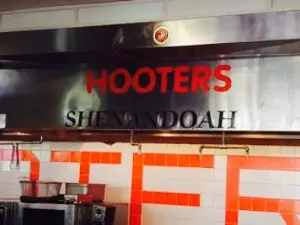 Hooters