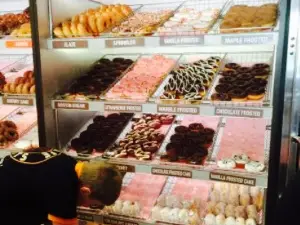 Cafe Donuts & Ice Cream