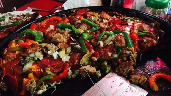 pequods Pizza