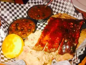 Smokin' Daves BBQ and Taphouse