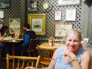 Cracker Barrel Old Country Store