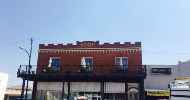 4th and Main Downtown Grille