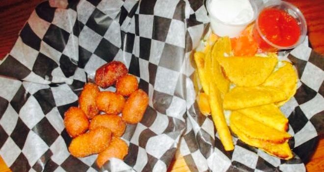 Trappers Bar and Grill