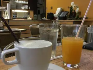 El Buen Gusto Restaurant & Bakery