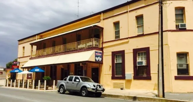 Weroona Hotel Motel