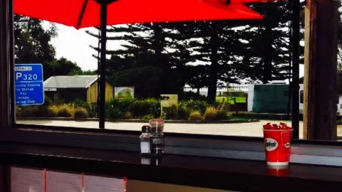 Imola Red Cafe in 萊伊