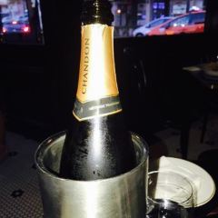 Les Bubbles Steakhouse User Photo