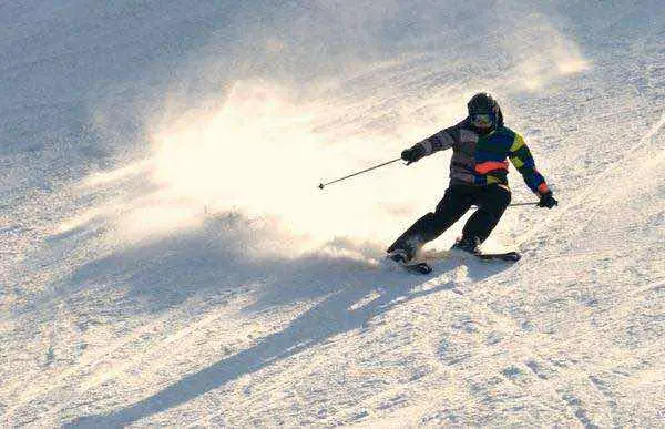 白鹿原影視城滑雪場