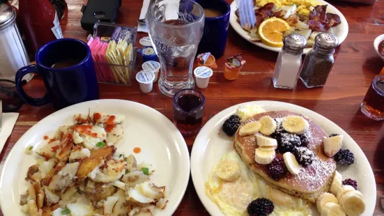 Alabama Hills Cafe and Bakery