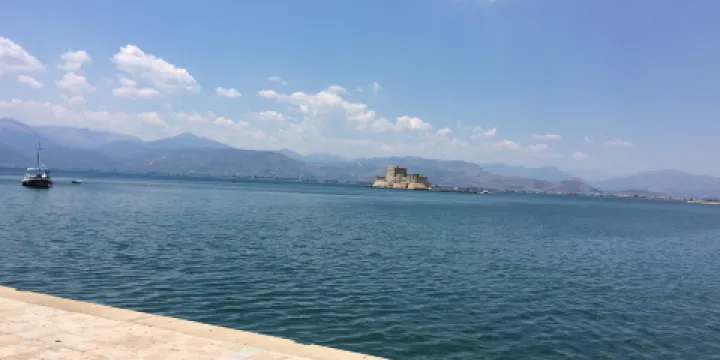 Rendezvous Cafe - Bar - Bistro