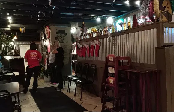 Rick's Cross Road Grille