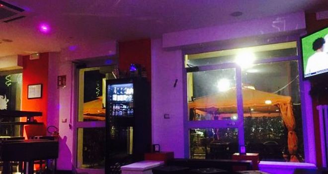 Refuel Café - Cocktail & Wine Bar