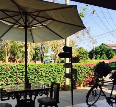 Nom Neay Bakery and Coffee