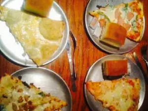 Yiayia's Pizza Beer & Wine