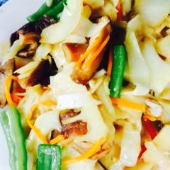 JIN DING GE FAN DIAN User Photo