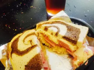 Cafe Reuben