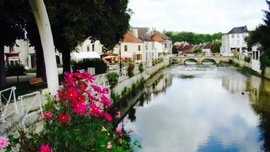 Les Berges de l'Ource