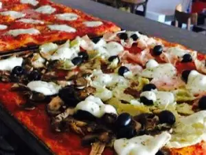 Caesar's Pizza