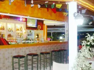 D &B'S BBQ Restaurant