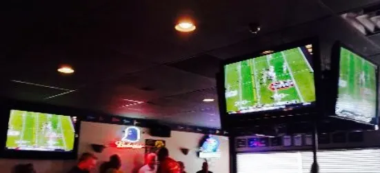 Jumpers Sports Bar & Grill