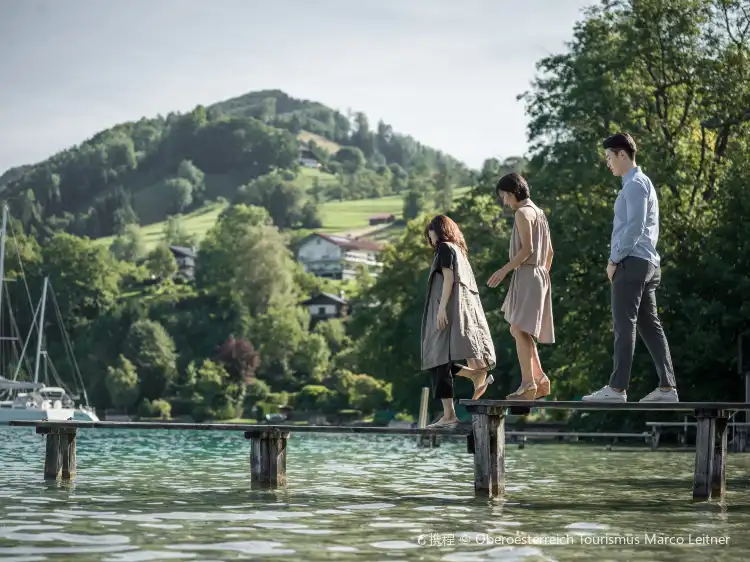 Hotels in Weyregg am Attersee