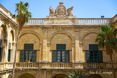 Cortile del Palazzo del Gran Maestro