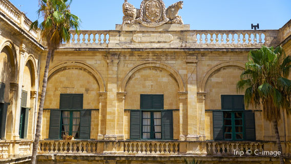 Cortile del Palazzo del Gran Maestro