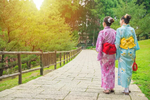 Kimono Experiences in Osaka