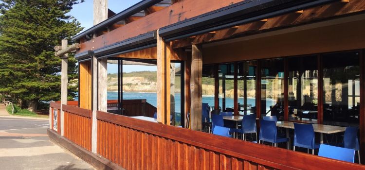 12 Rocks Beach Bar Cafe