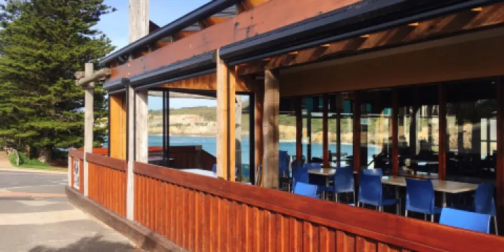 12 Rocks Cafe and Beach Bar