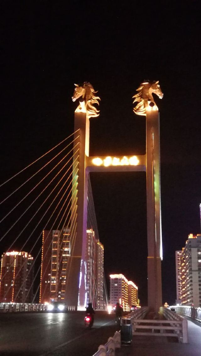 哈薩爾大橋