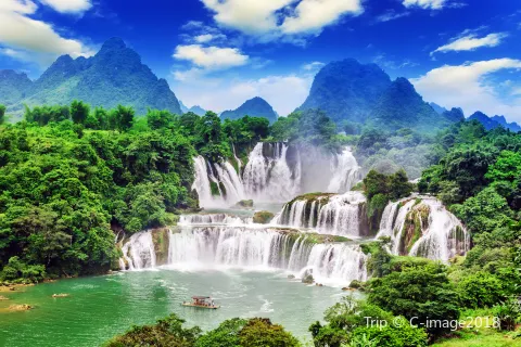 Detian Transnational Waterfall Scenic Spot