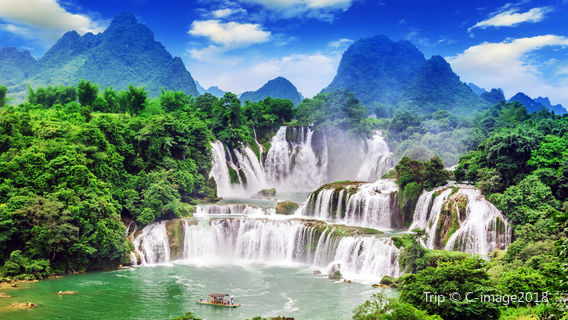 Detian Transnational Waterfall Scenic Spot