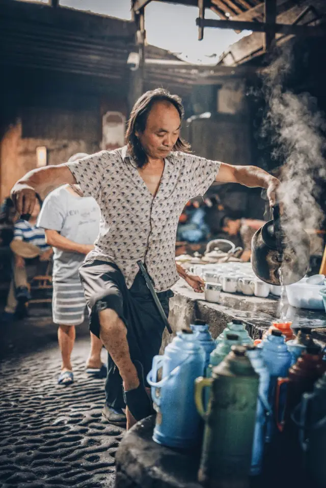 Teahouse Culture Experiences in Chengdu