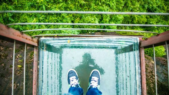 Private guided day tour from Nanchang to Longhushan Scenic Area, Sihan Tianshi Mansion, Luxi River Bamboo Rafting