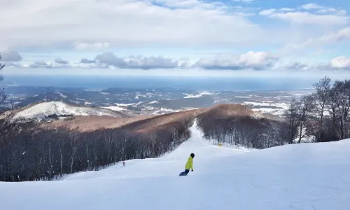 Iwakisan Hyakuzawa Ski Resort