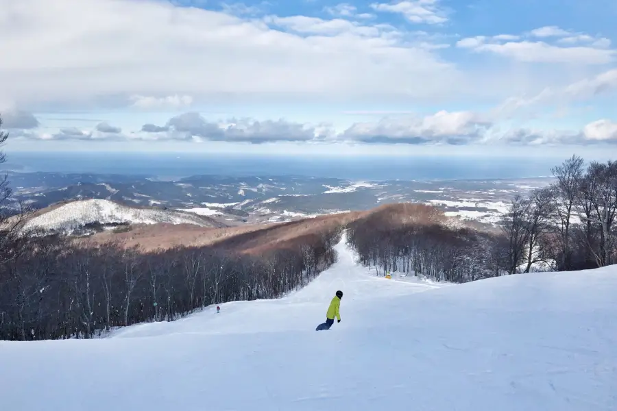 Iwakisan Hyakuzawa Ski Resort