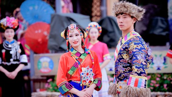 ตั๋วเข้าชม Lijiang Eternal Love: สำรวจวัฒนธรรม Naxi งานเลี้ยงชาติพันธุ์